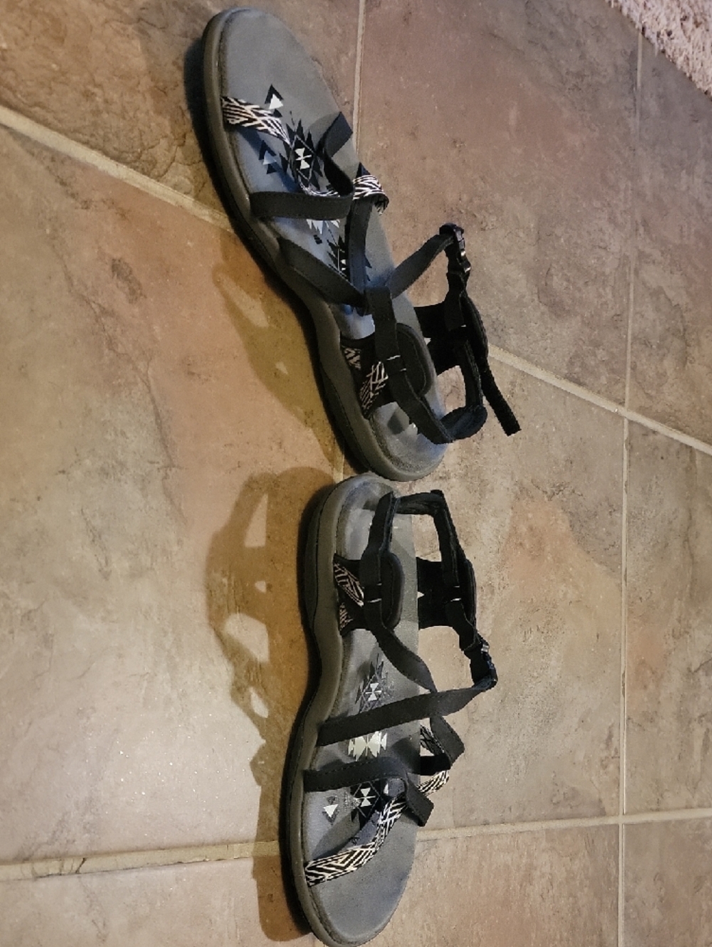 Skechers Black Strappy Women's Memory Foam Sandals with Patterned Accent - Picture 4 of 5